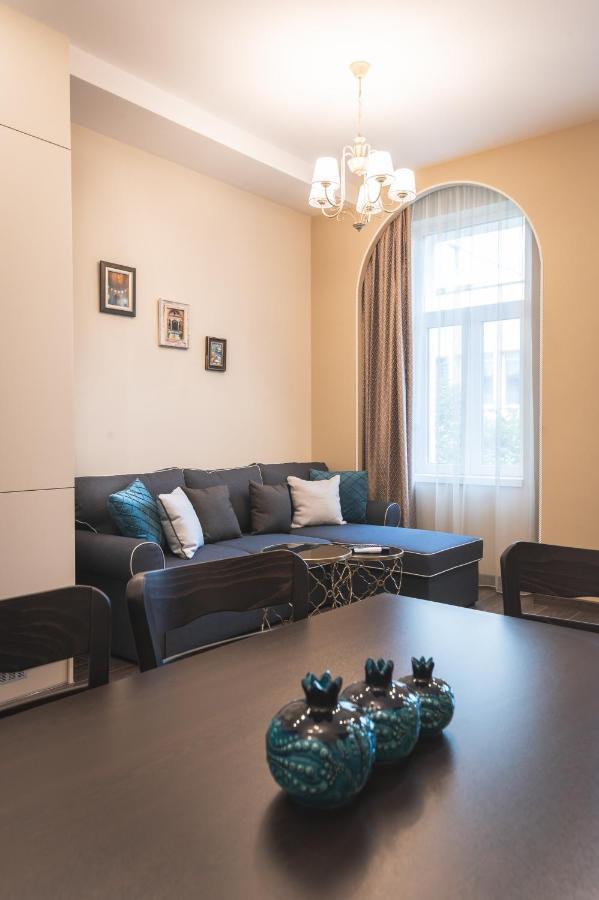 1001 Nights - 2bd Luxury In